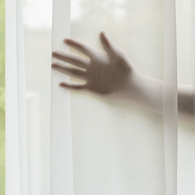 Wear-resistant diamond window screen